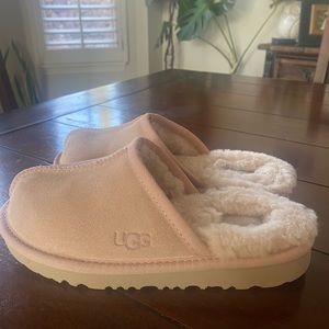 Ugg Keegan Slippers Kids Girls Size US 1 Pink
Mauve light Pink